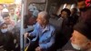 ببینید | درد دل صمیمی یک مرد آبادانی با رئیس جمهور در محل حادثه متروپل آبادان | رویس جمهور پای درد دل مردم آبادان نشست